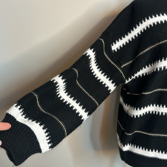 Sz L no brand black and white boat neck sweater soft wide sleeve - Picture 5 of 6